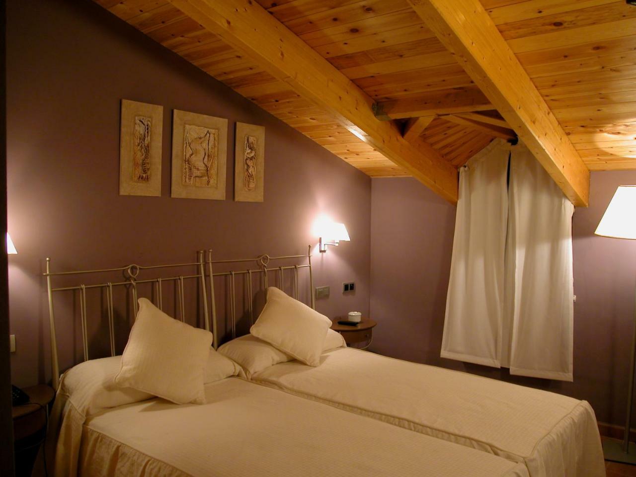 Hotel Villa de Estercuel Habitación foto